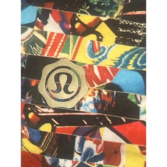 NWT - Rare Lululemon Seawheeze 2018 Speed Up Lego Rush/Black Short 2.5 - Size 6 - Picture 9 of 9